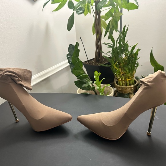 Fashion Nova she’s going places ankle bootie jade chocolate - Picture 5 of 10